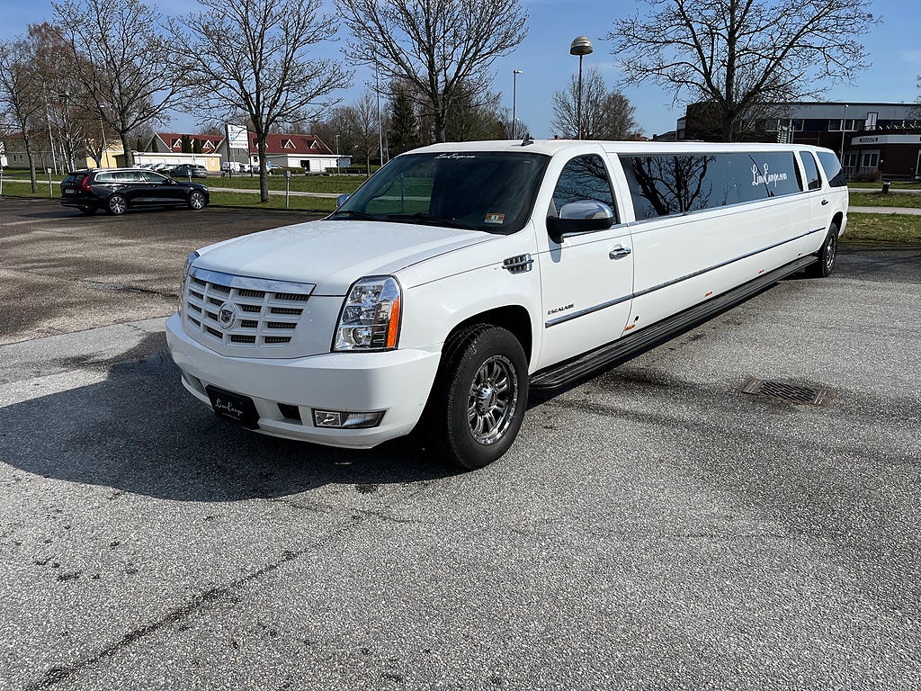 Chevrolet Suburban Cadillac Escalade Limo Limousine