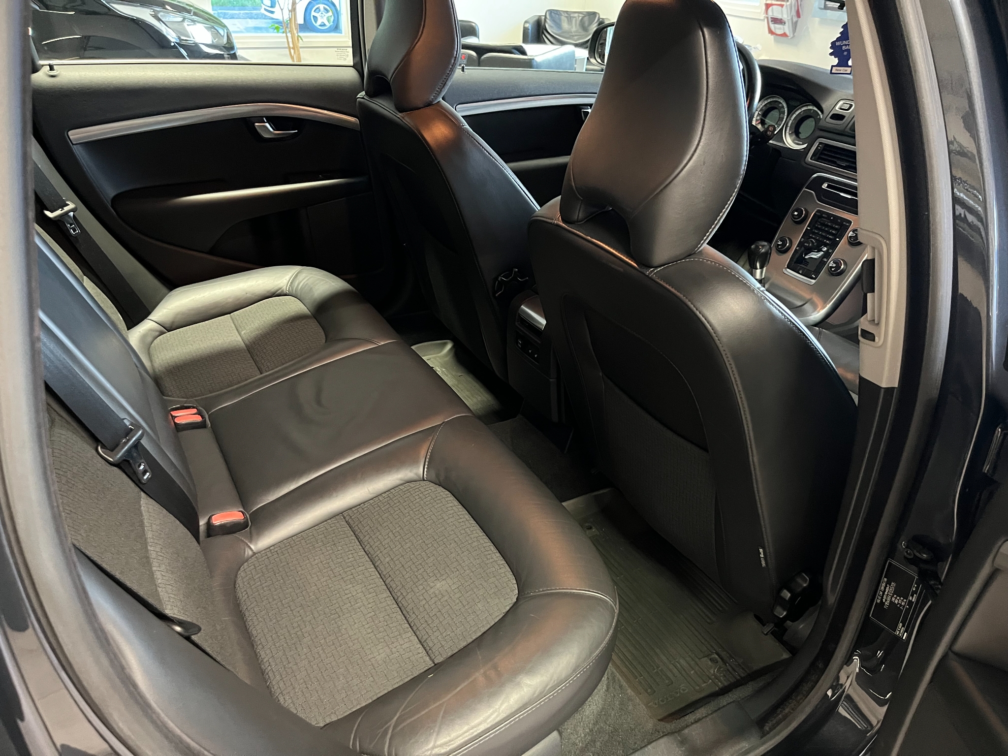 Volvo V70 D4 Momentum Euro 5 2013, kuva 7/10
