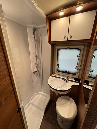Husbil-alkov Elnagh Baron 22 20 av 24