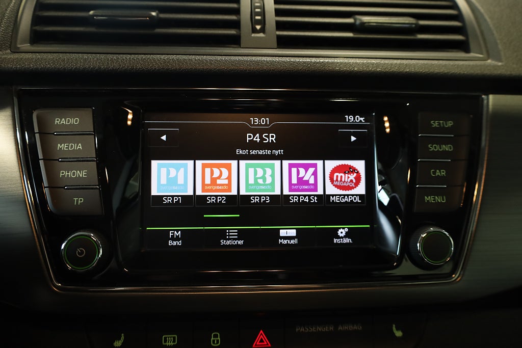 Skoda Fabia 1.2 TSI Style M-Värme CarPlay PDC Blåtand 2017