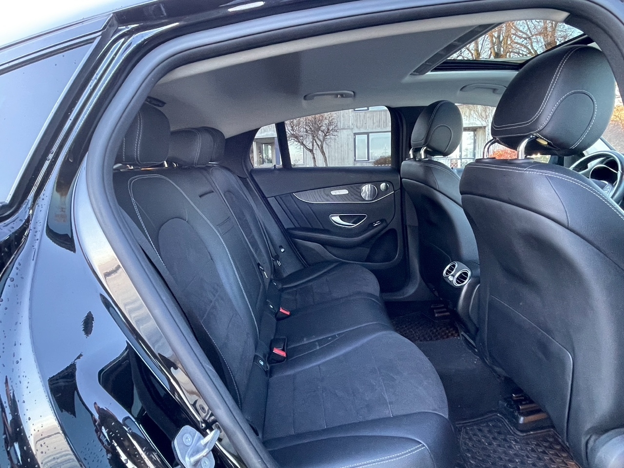 Mercedes-Benz GLC 2017, photo 7/27