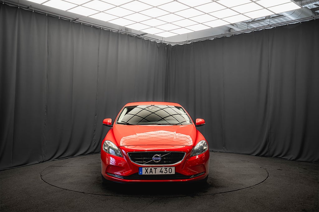 Volvo V40 D4 D-VÄRMARE DRAG P-SENSORER AUDIO-HIGH 190hk