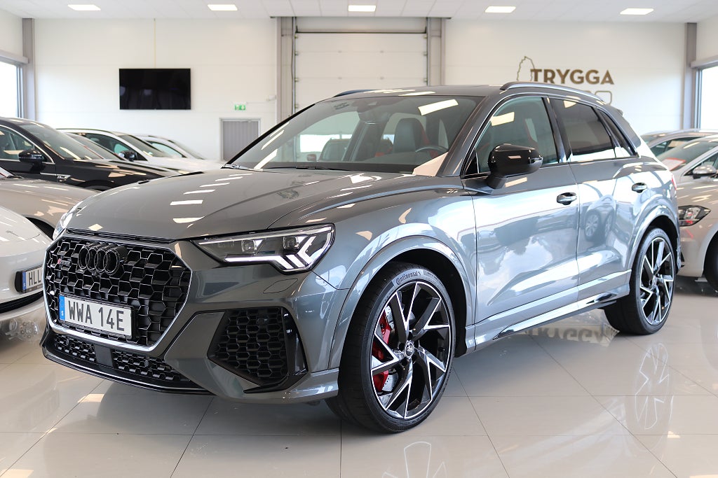 Audi Q3 RS/Panorama/Drag/Matrix/Sonos/21 tum/Backkamera/Leasbar