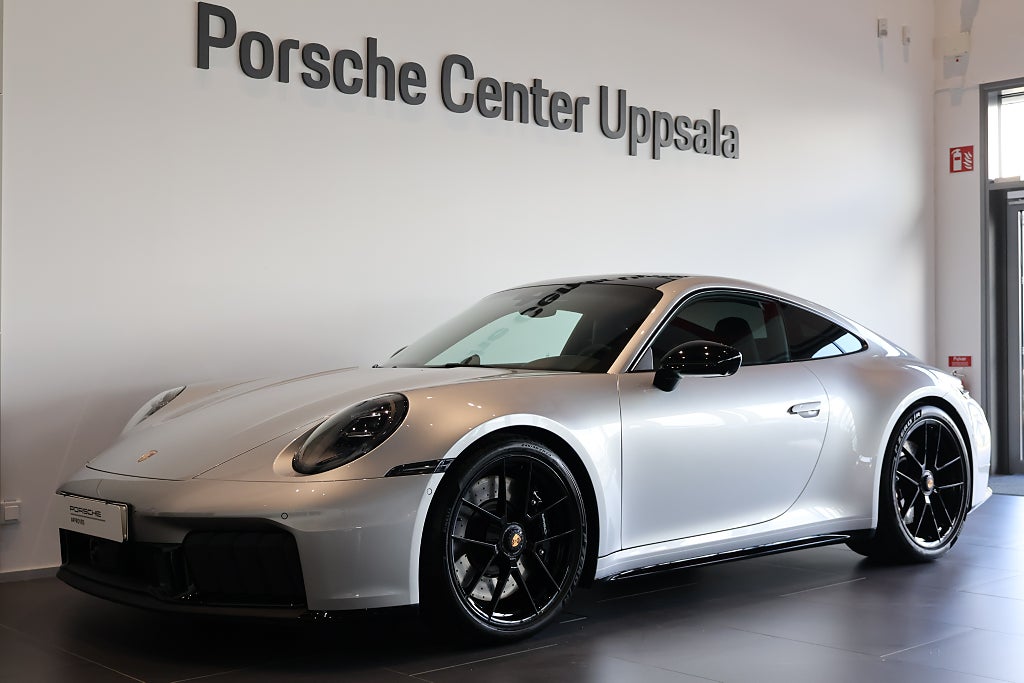 Porsche 911 992.2 Carrera 4 GTS