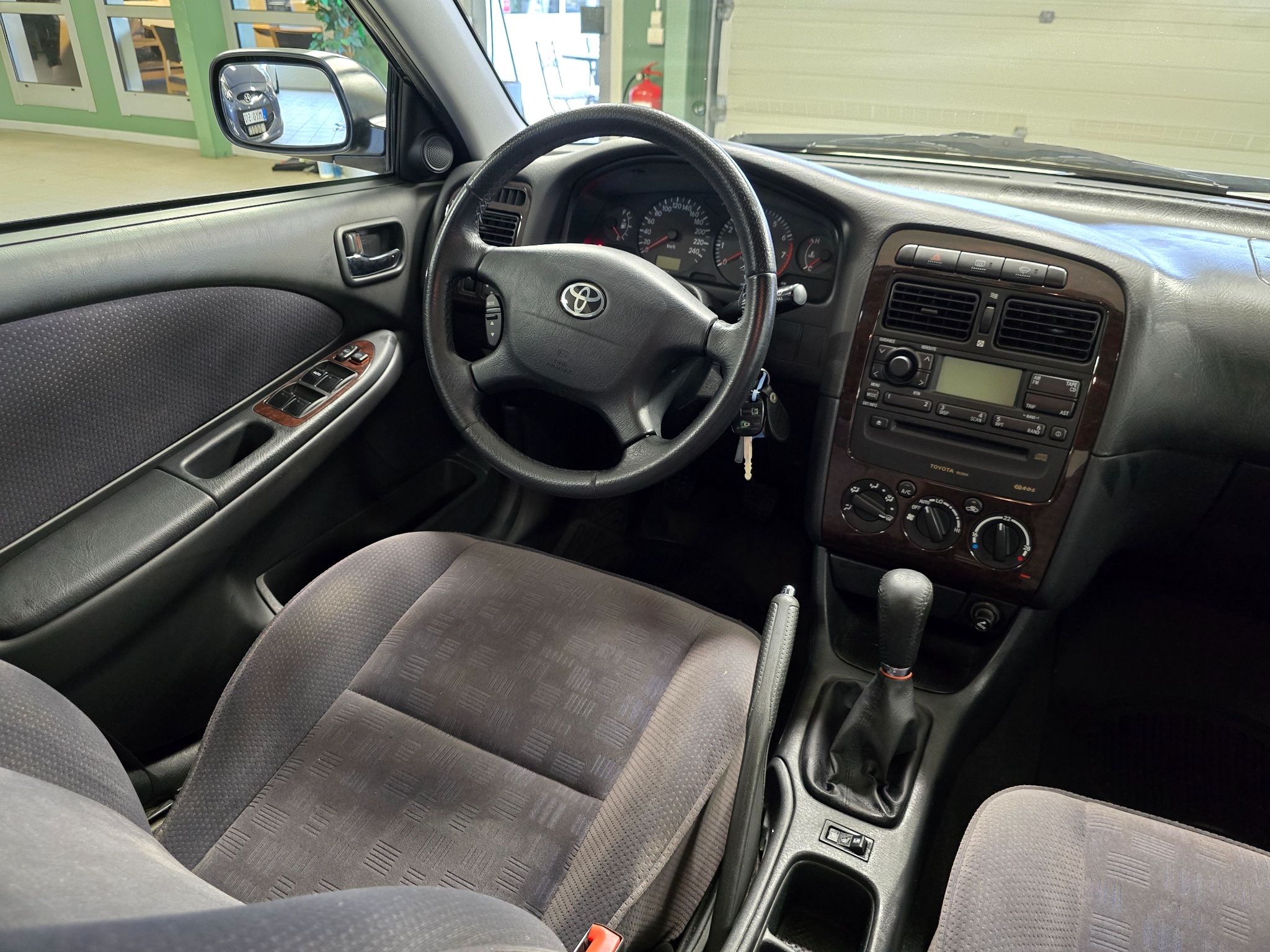 Toyota Avensis Sedan 1.8 VVT-i 2001, bild 5/52