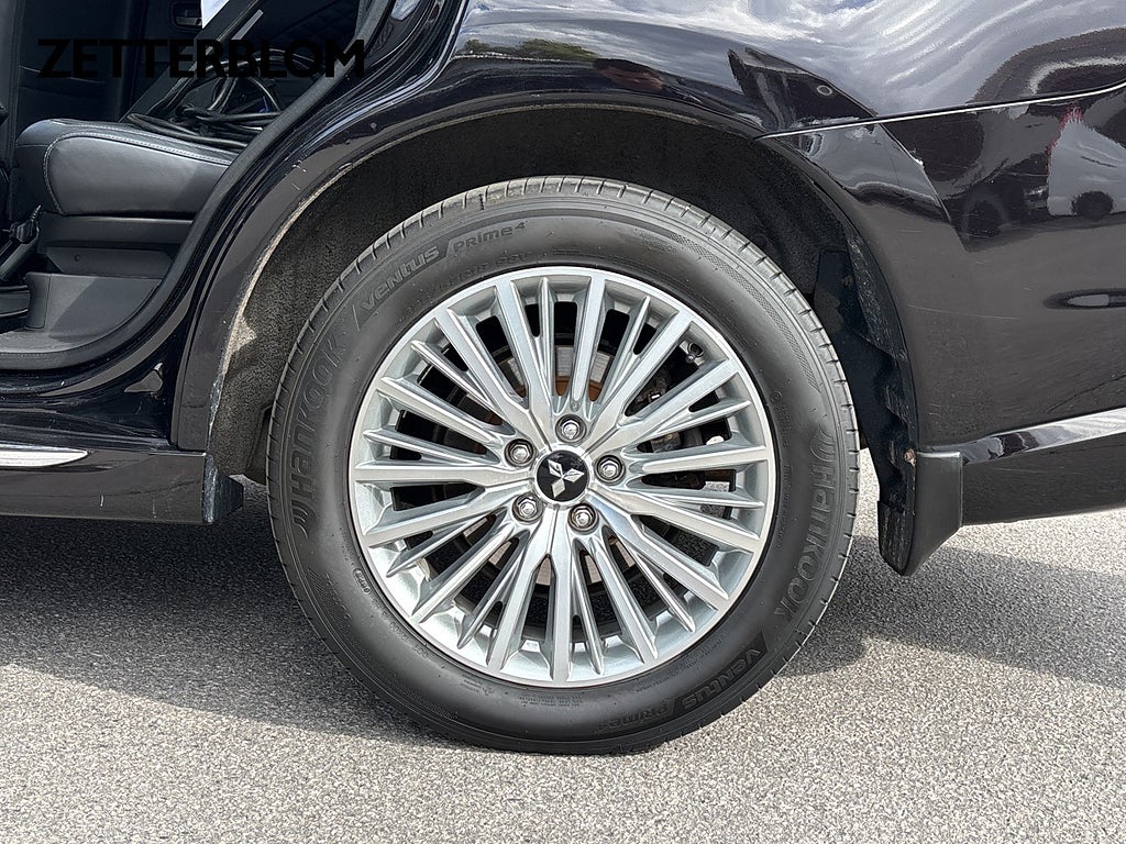 SUV Mitsubishi Outlander 13 av 15