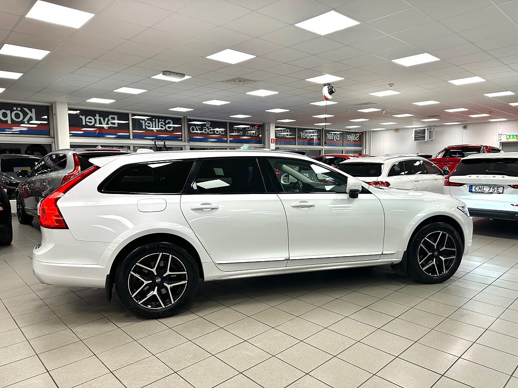 Volvo V90 Cross Country D4 AWD, Momentum,VOC, NAV,1brukare,Nerlackad 