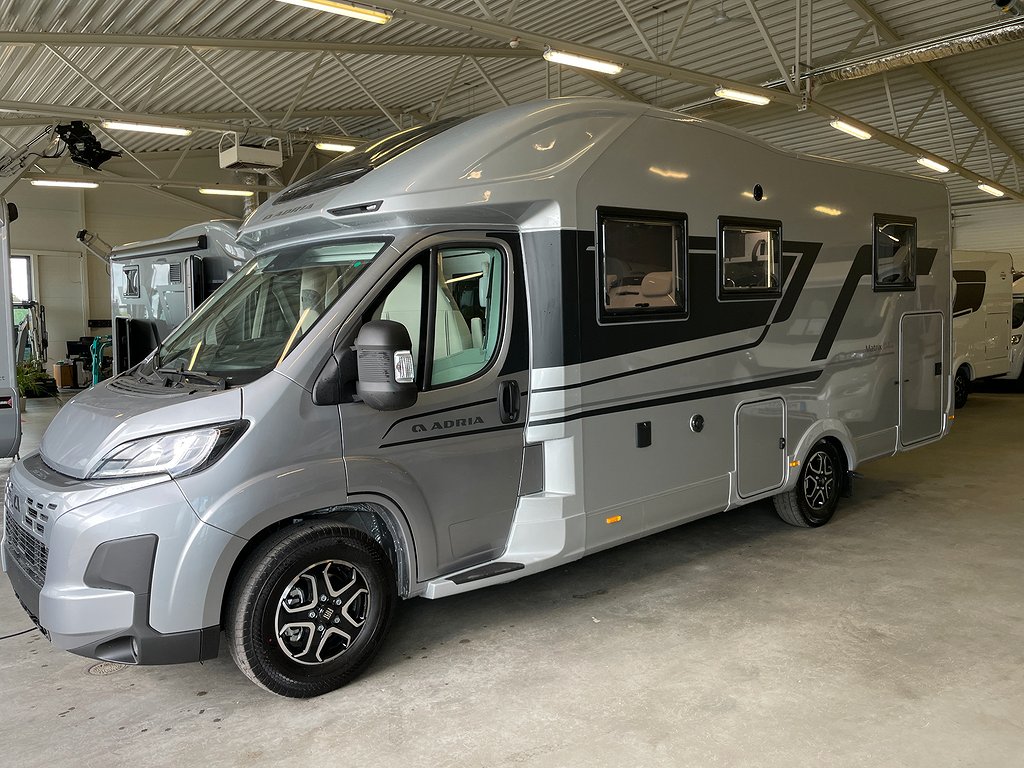 Adria Matrix Supreme 670 SC / ALDE / Taksäng / 5 bältad /Ugn - Adria
