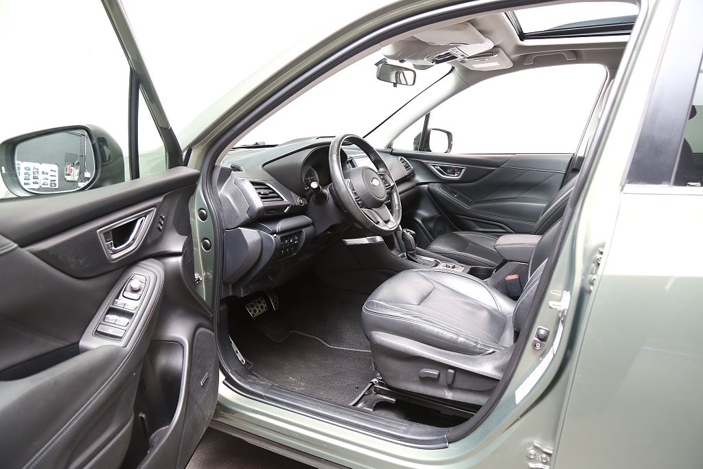 Subaru Forester 2,0i e-Boxer Summit AWD H/K Taklucka Skinn Dragkrok 2020