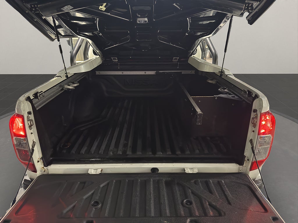 Nissan Navara Dubbelhytt 2.3 dCi 4WD Euro 6 - bild 23