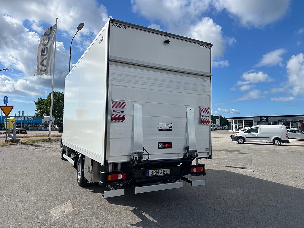 Iveco Daily 72C14G A8 CNG Skåpbil med Z-Lift