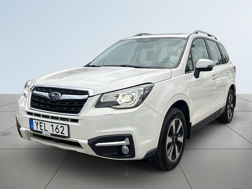 Subaru Forester 2.0 4WD Sov-däck/Drag/Kamera/Pano/Skinn/Kedja/P-sens