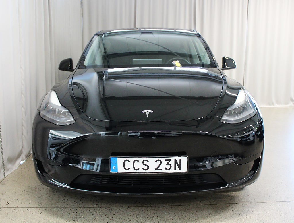 Tesla Model Y Standard Range RWD 299HK, Drag, Värmepump, 3,99% Ränta