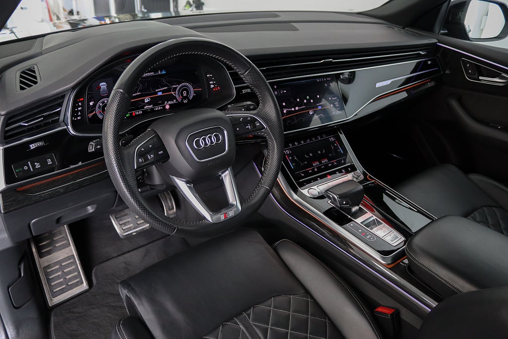 Audi Q8 50 TDI Quattro S Line Matrix B&O Panorama Dragkrok