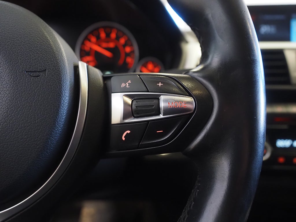 BMW 330e Sedan Steptronic M Sport 252hk Plug-In | Navi | P- Sen