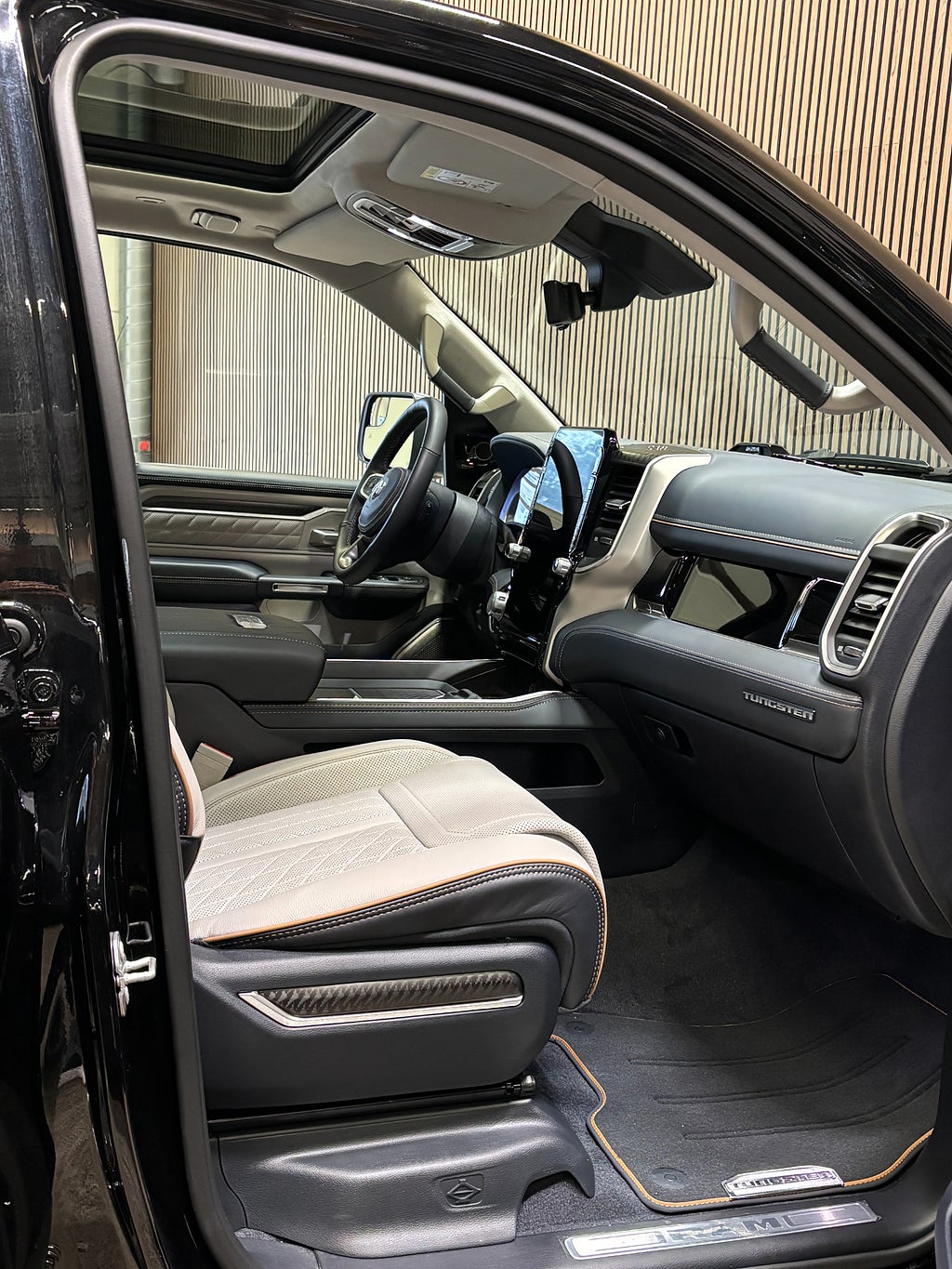 Dodge Ram 1500 Tungsten 548hk