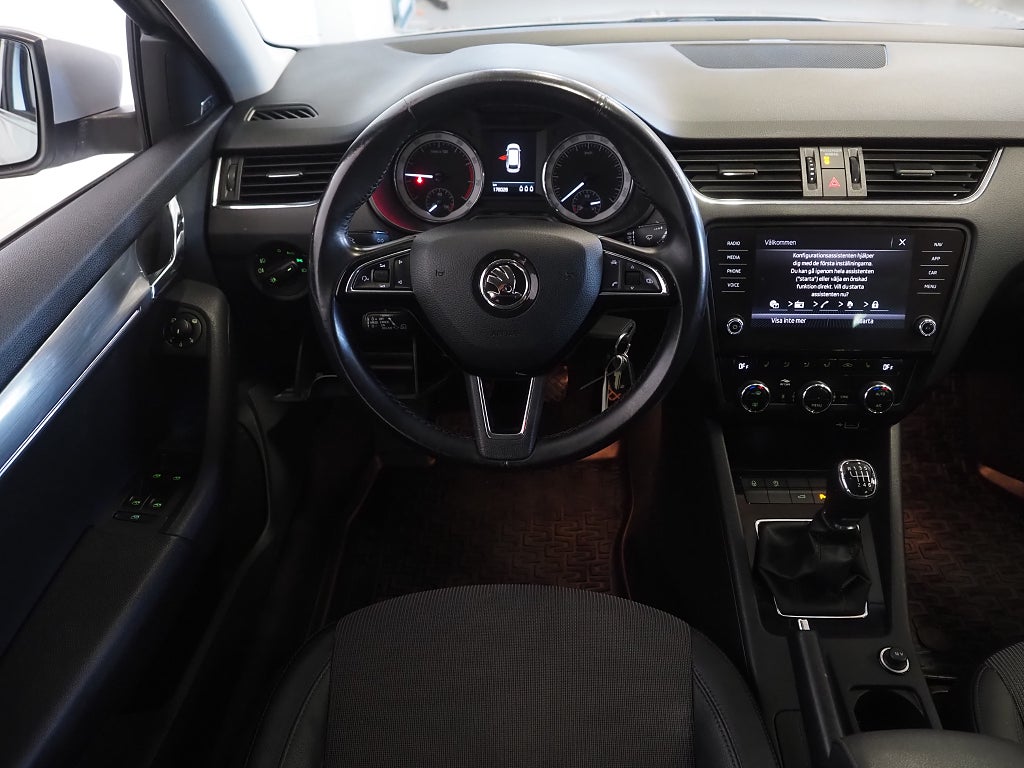 Skoda Octavia 1.0 TSI Style Premium Kamera Drag Canton P-Värm Navi 2018