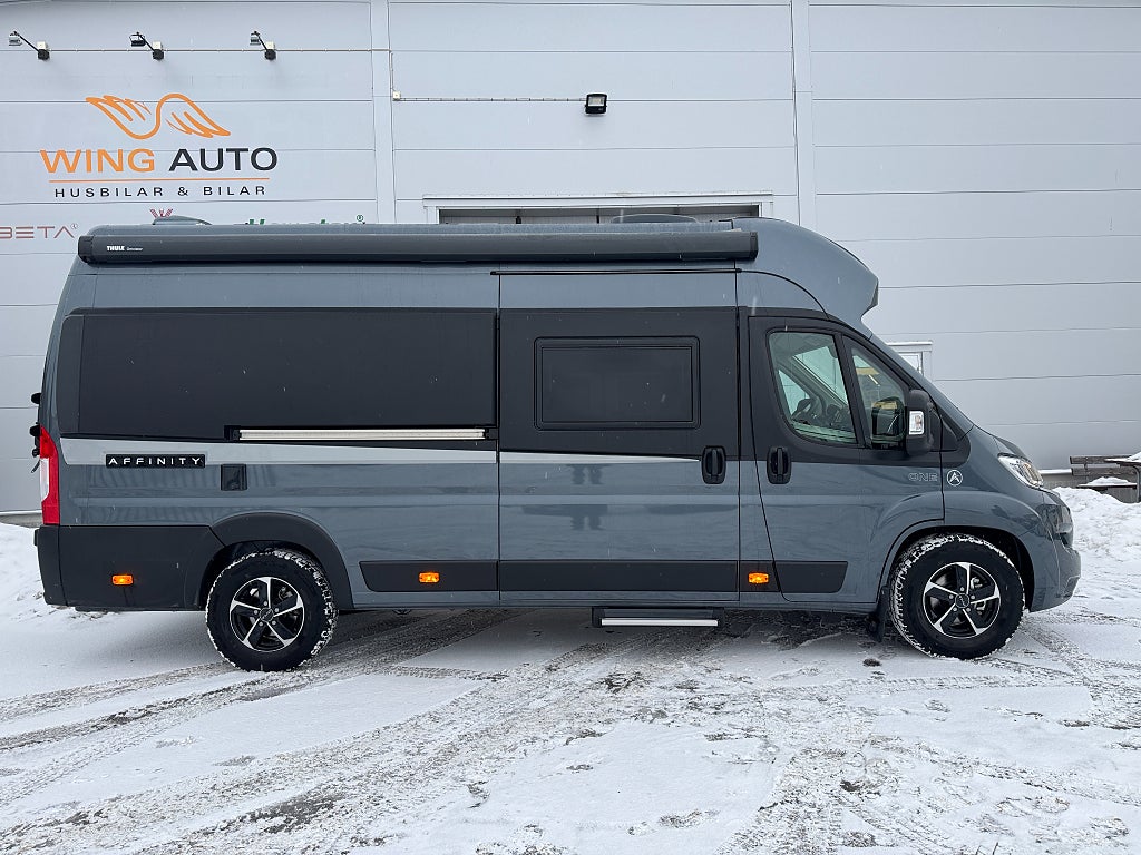 Affinity One 295 by KABE 180HK AUT, 4 bäddar! Vinterhjul! 950 mil! Höj & 