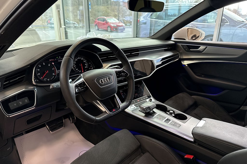 Audi A6 Avant 45 TFSI Quattro S-line Ambient/Svart optik/(SÅLD)