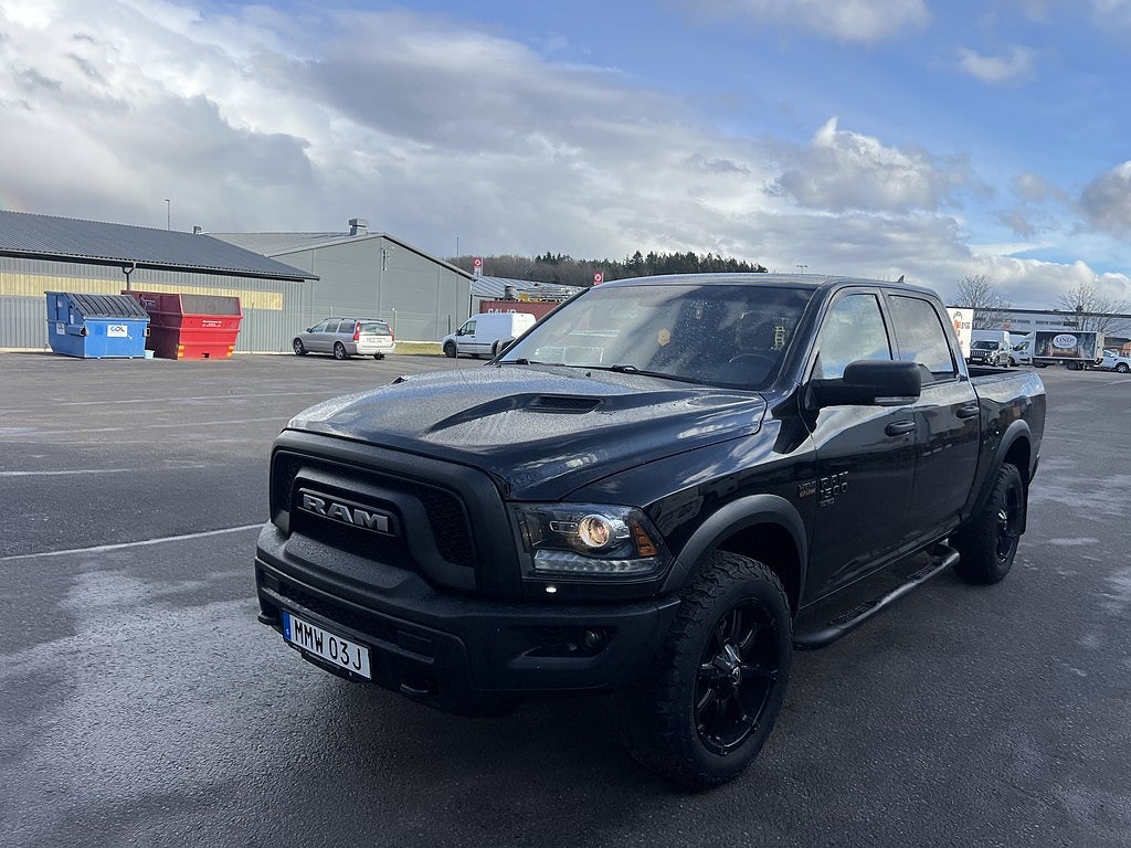 RAM 1500 Classic Crew Cab 5.7 V8 HEMI 4x4 TorqueFlite