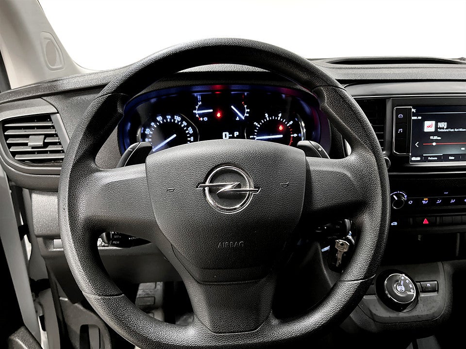 Bild på Opel Vivaro Business 2.0 BHDi 145hk WEBASTO DRAG