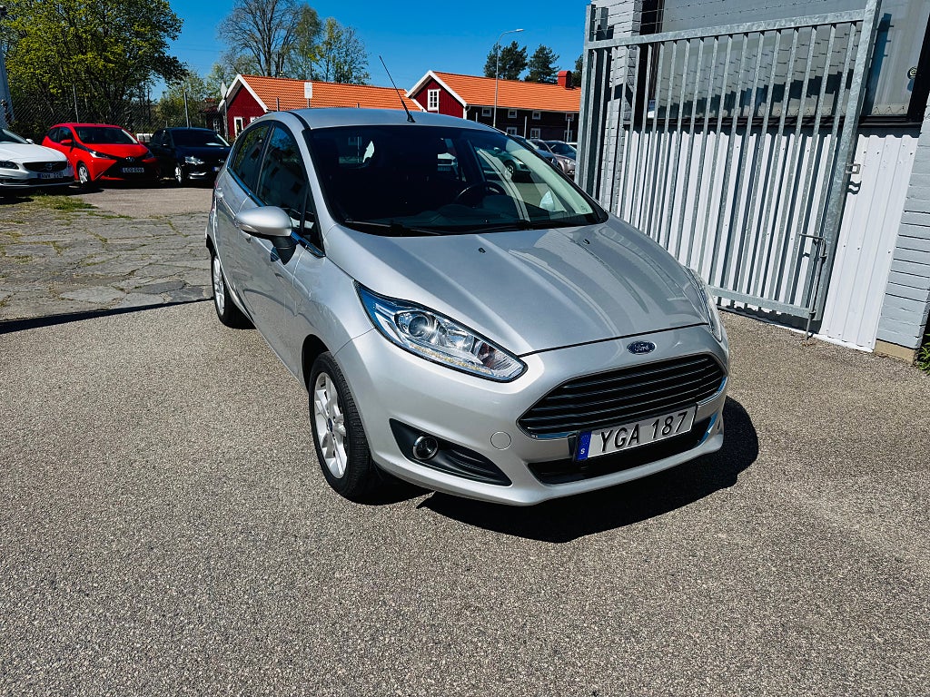Ford Fiesta 1.0 80HK 5D TITANIUM / EN ÄGARE / 13700Mil