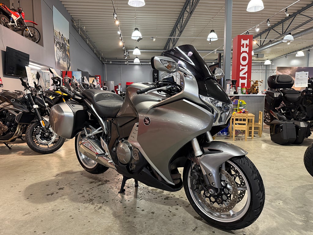 Honda VFR1200FA 