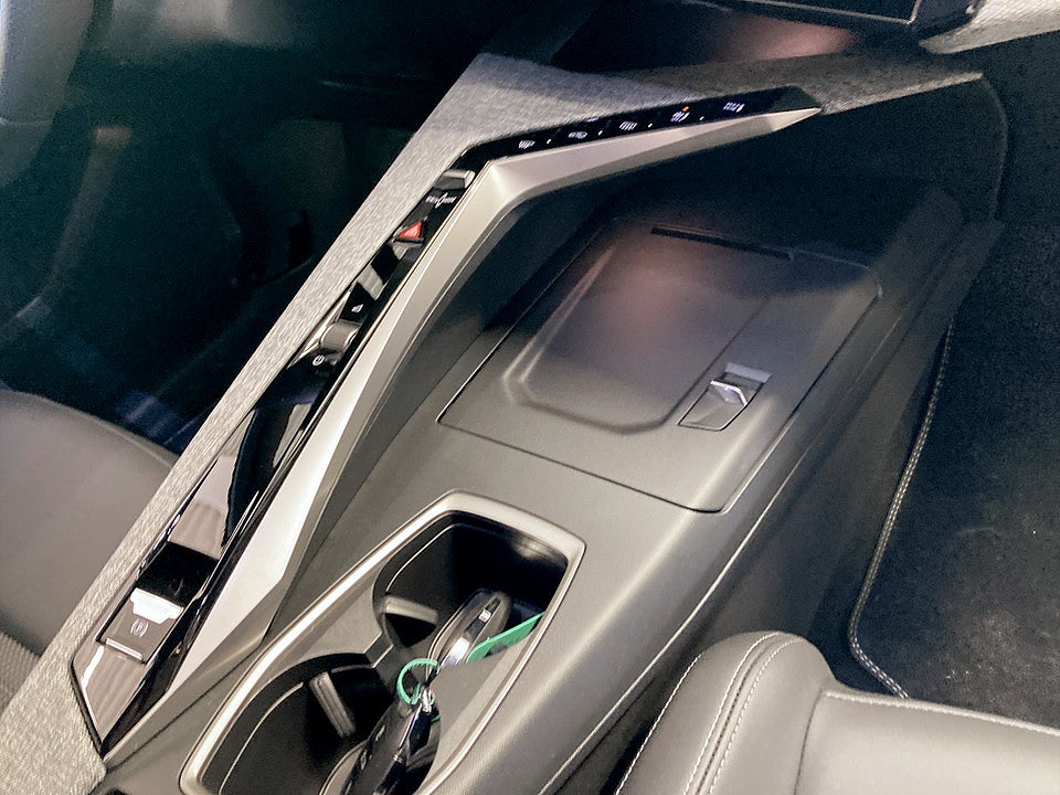 Bild på Peugeot 5008 GT Hybrid 145hk Aut KAMPANJ BRÄNSLE INGÅR