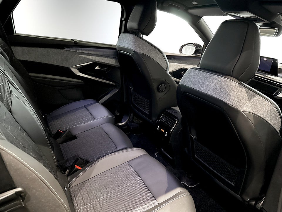 Bild på Peugeot 5008 GT Hybrid 145hk Aut 7-SITS B-KAMERA CARPLAY