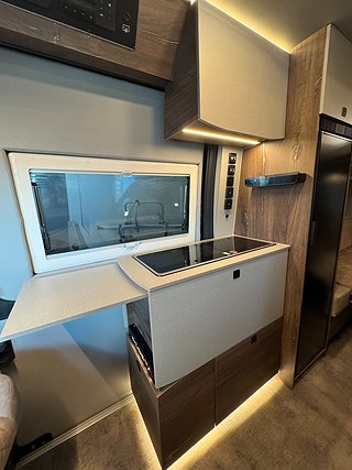 Husbil-halvintegrerad Robeta Apollo 180HK AUT 8 av 24