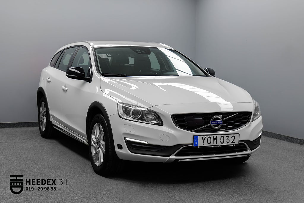 Volvo V60 Cross Country D4 AWD 190hk Business Advanced Värmare BLIS Drag Euro 6