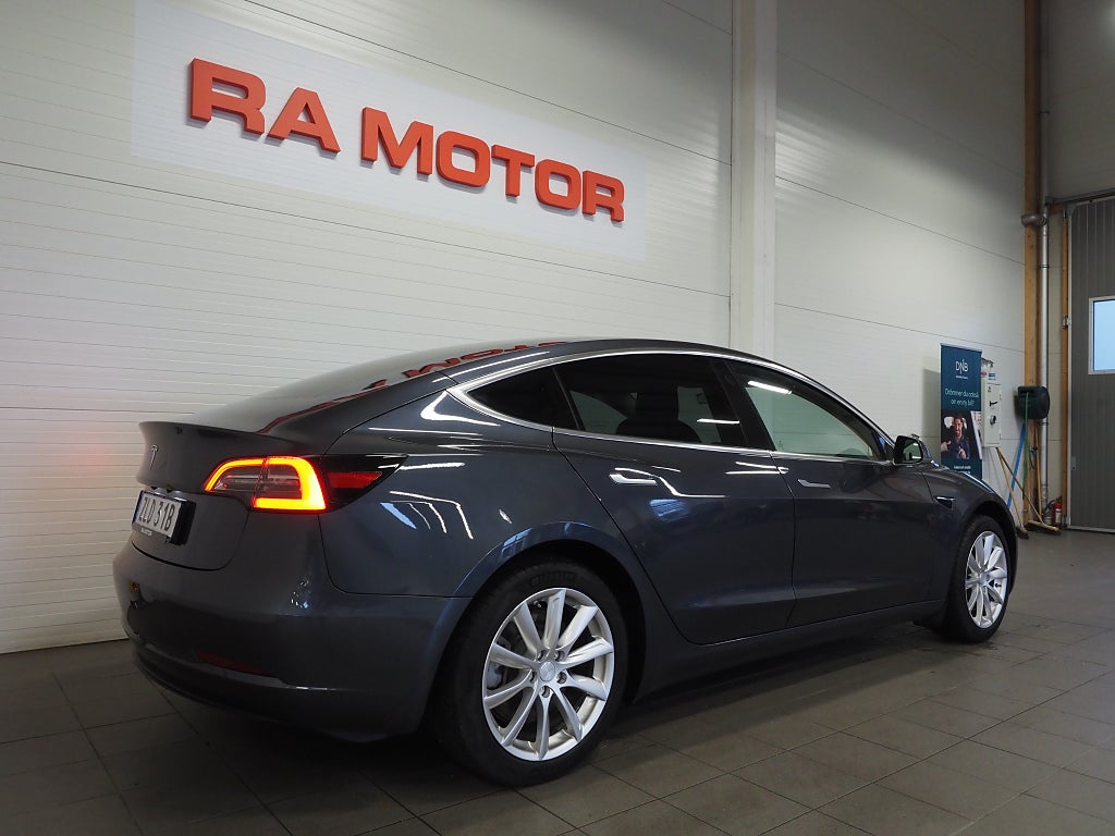 Tesla Model 3 Standard Range Plus Dragkrok Pano Kamera Navi Läder 2019