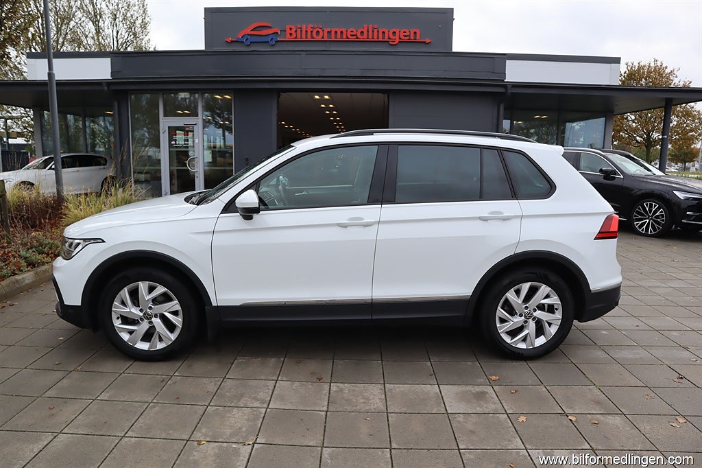 Volkswagen Tiguan 1.5 TSI 150hk DSG Momsbil P-värm/fjärr Drag 1 Ägare