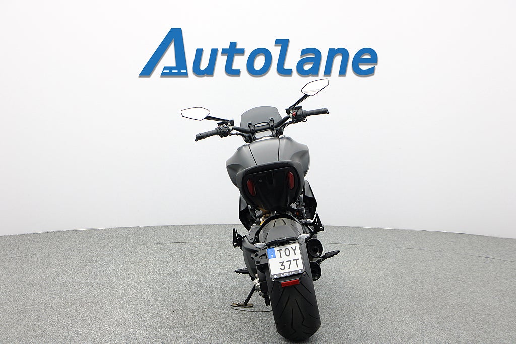 Ducati Diavel 1260 *Nyservad Nya däck