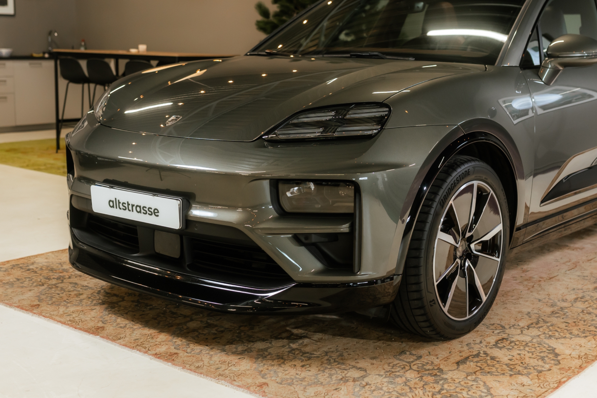 Porsche Macan Turbo 2024, bild 2/57