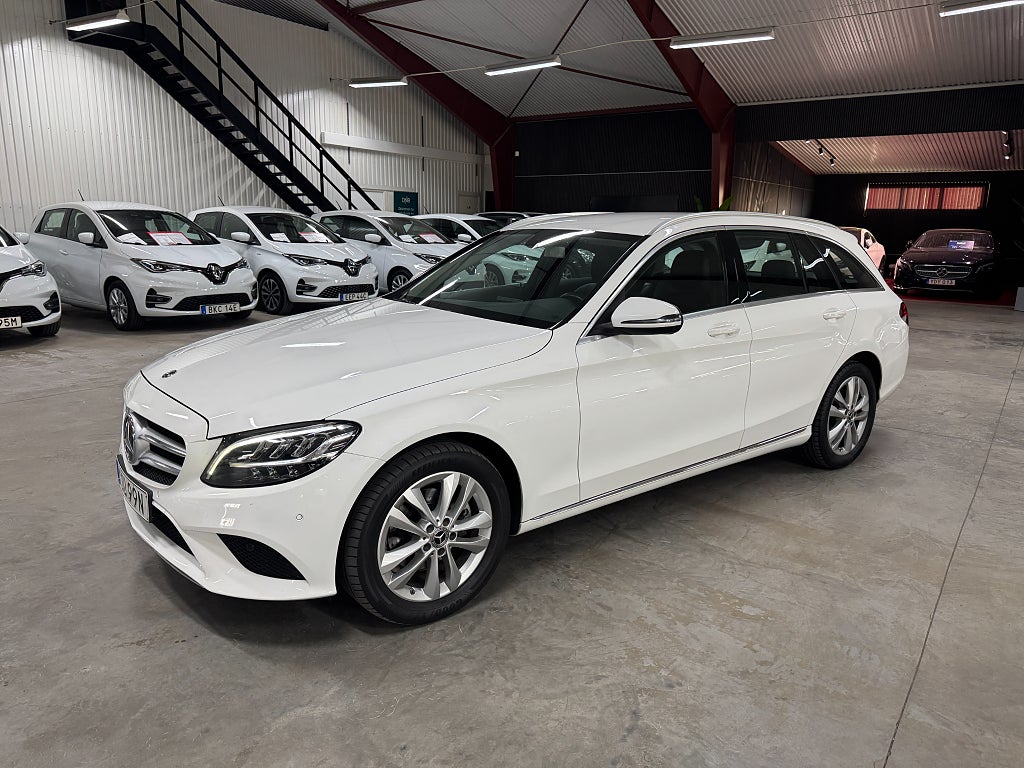 Mercedes-Benz C 200 T Avantgarde/GPS/Värmar/Kamera/Distronic
