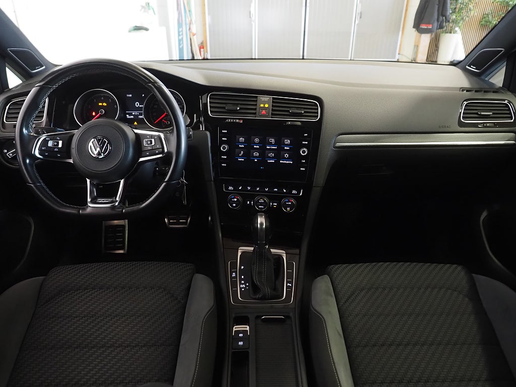 Volkswagen Golf SC TSI 150hk R-Line |Drag|Värmare|Dynaudio|