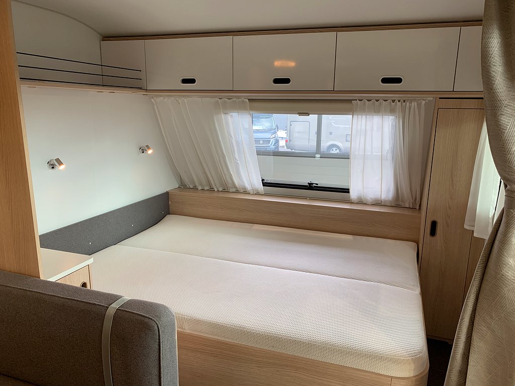 Adria Aviva 563 PT / Barnkammare / 1500kg / 7 bäddar / 3-vån - Adria
