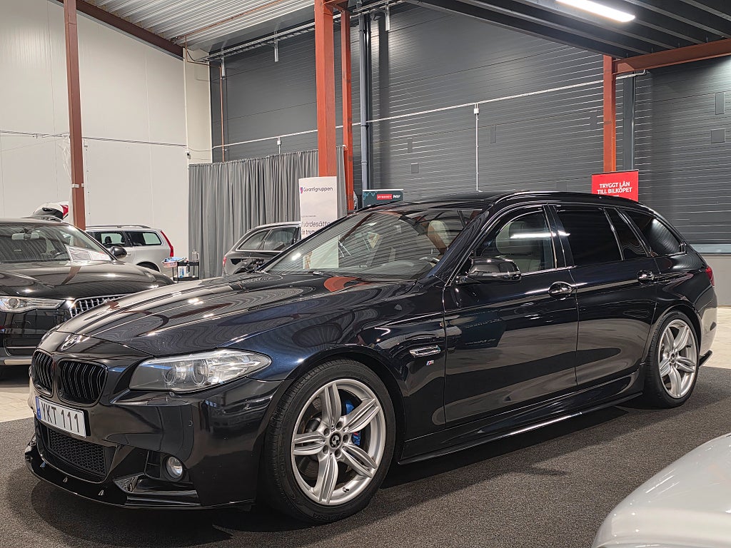 BMW 530d Touring Steptronic Nybesikt M Sport Panorama H&K Steg 1