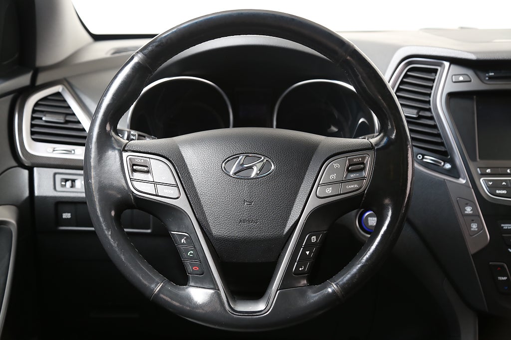 Hyundai Santa Fe 2,2 CRDi 197hk Premium 4WD Aut Pano Skinn Motorv Drag 2015