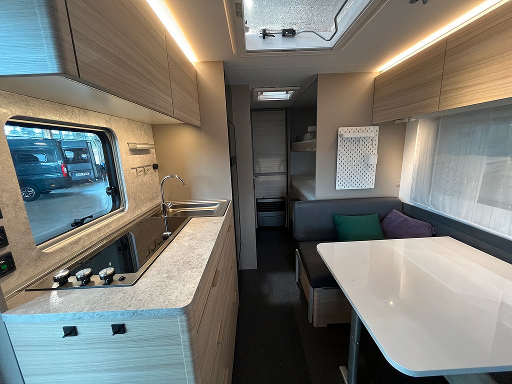 Adria Altea 552 PK / Barnkammare / 7 bäddar / EL-Patron - Adria