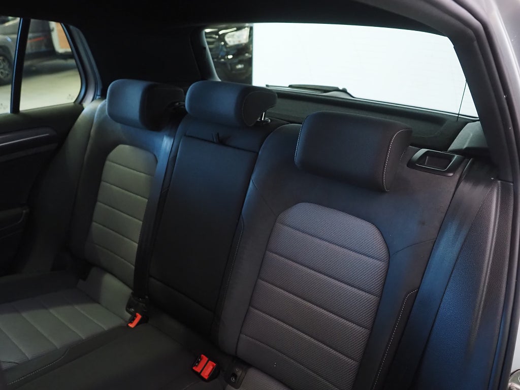 Volkswagen Golf 1.4 TSI 140hk DSG Automat R-Line Dragkrok Kamera 2015