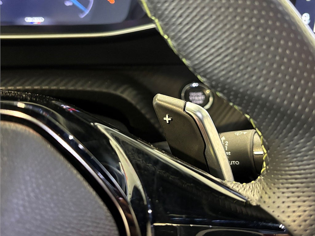 Bild på Peugeot 2008 GT 1.2 PT 130hk Aut - B-KAMERA, CARPLAY