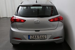 Halvkombi Hyundai i20 7 av 22