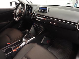 Halvkombi Mazda 2 14 av 20