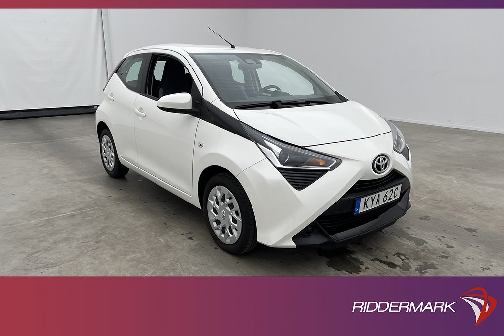 Toyota Aygo 1.0 VVT-i 72hk X-PLAY Kamera Lane-assist Välserv