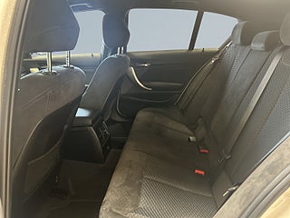 BMW 118I 5-dörrars M Sport Mvärmare Svart innertak Fhållare S&V – bild 13