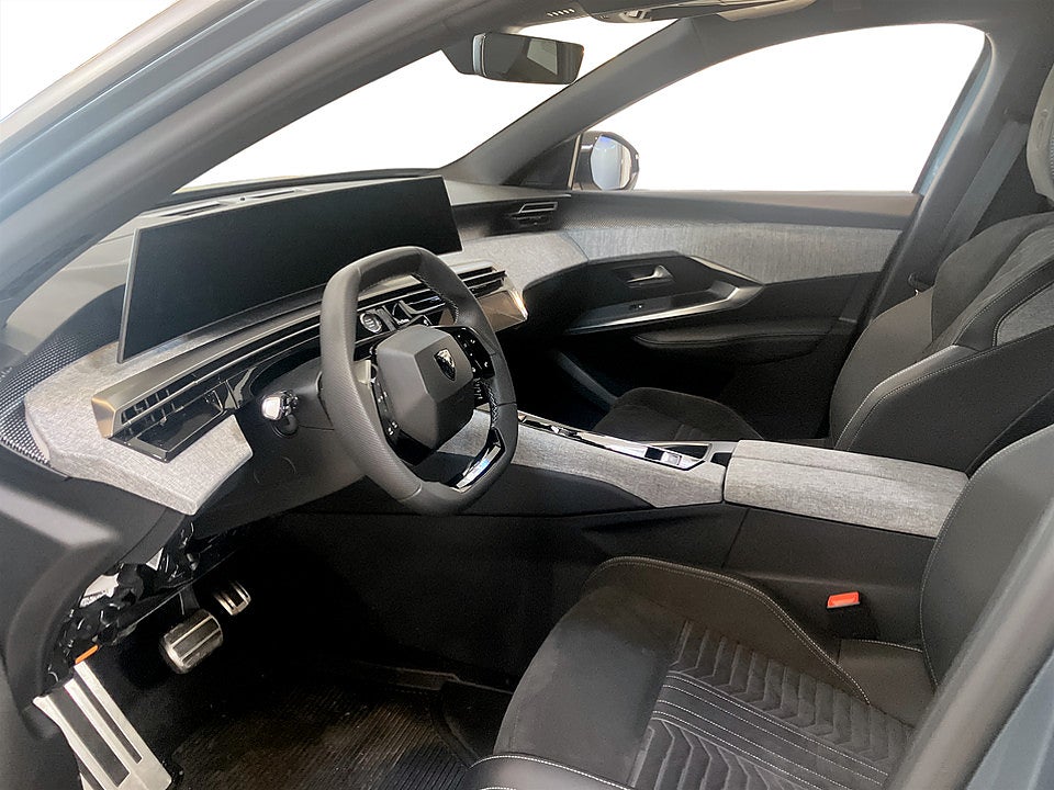 Bild på Peugeot E-3008 GT 214hk Aut KAMPANJRÄNTA 3,99%