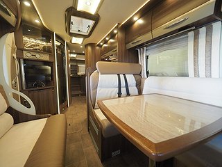 Husbil-integrerad BURSTNER Elegance i895 13 av 29