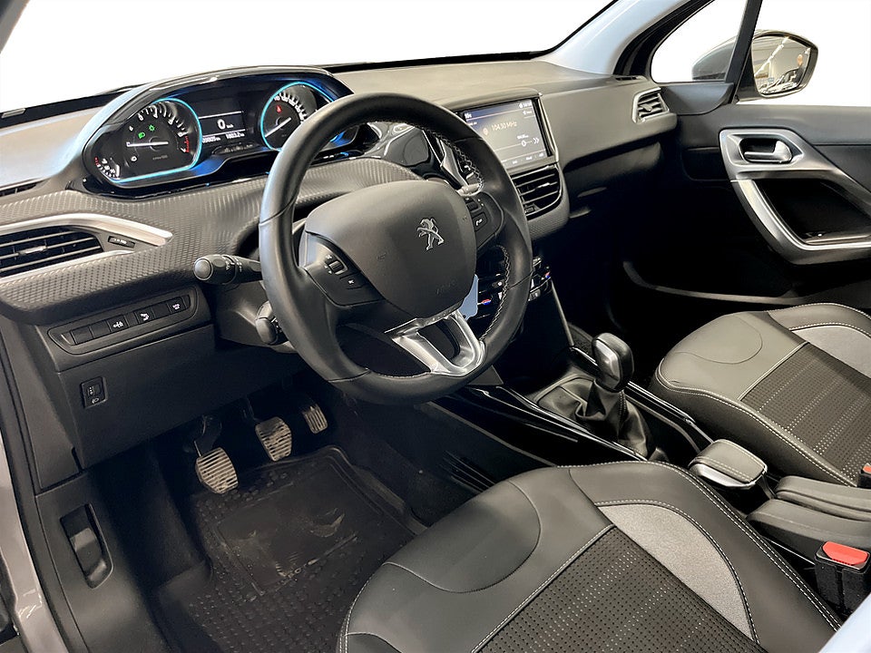 Bild på Peugeot 2008 Allure 1.2 PT 82hk CARPLAY BACKSENSORER